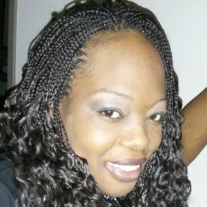 Meet your Posher, Dionne